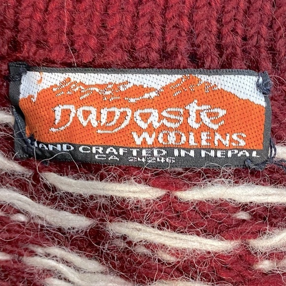Namaste Woolens Hand Crafted In Nepal Red White Jacquard Knit Sweater L - Picture 2 of 12
